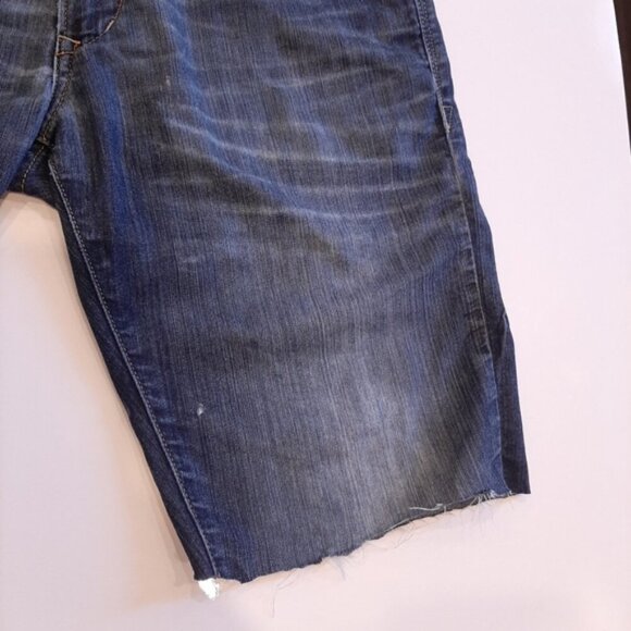 GUESS Vermont Slim Custom Cut Off Denim Shorts Distressed Dark Wash Jean - Picture 4 of 14